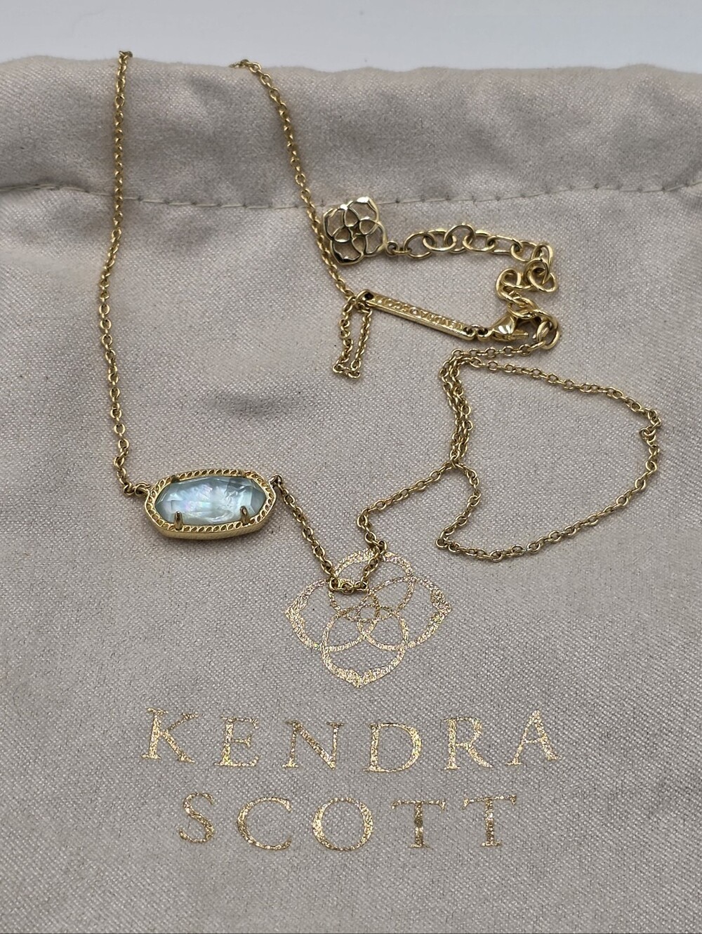 Kendra Scott Elisa Pendant Necklace Gold Tone Light Blue Stone‎ Adjustable Chain